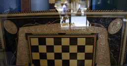 010708-woodcarving2-258.jpg