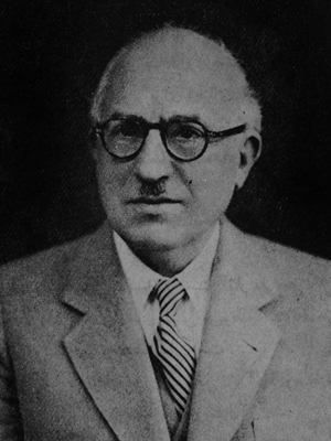 عیسی صدیق (۱۳۵۷-۱۲۷۳ش)<br />
<br />
عیسی صدیق معروف به صدیق اعلم، اگرچه از بنیانگذاران انجمن آثار ملی نبود اما از چهره‌های مؤثر این انجمن به شمار می‌آمد و سال‌ها ریاست هیأت مؤسس آن را برعهده داشت. او سال‌ها در مراکز فرهنگی مانند دانشگاه تهران و فرهنگستان زبان فارسی به فعالیت پرداخت و تا سال ۱۳۳۹ مجموعا شش بار وزیر فرهنگ ایران شد. 