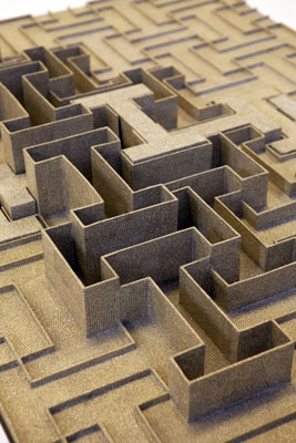 Bridge, 2009<br />
Cardboard and Newspaper<br />
45 x 100 x 135 cm<br />
Courtesy of the artist<br />
