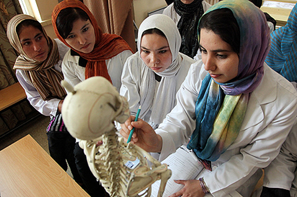 Medical students at Ghaznafar Institute of Health Sciences. Kabul, 2010.<br />
