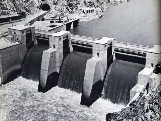 Sarobi hydro-electric plant on Kabul river