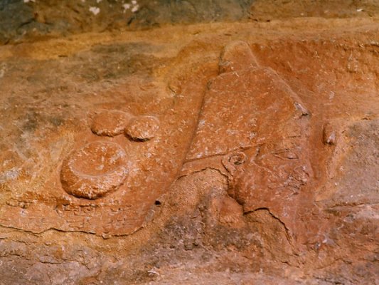 In the ‘Malekshahi’ area, next to a village called ‘Golgol’, the stone relief of ‘Golgol’ etched into the mountainside is a witness to Ilam’s identity and antiquity. He was the Assyrian king who conquered this area in the first millennium B.C.