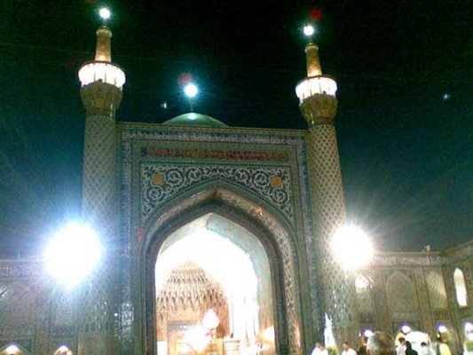 مسجد جامع گوهرشاد در مشهد و در کنار حرم امام رضا(ع) یکی از شاهکارهای مسلم تاریخ معماری این سرزمین است.