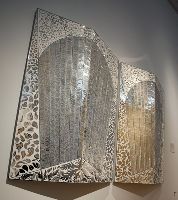 Monir Shahroudy Farmanfarmaian<br />
Birds of Paradise, 2008<br />
Mirror mosaic and reverse glass painting<br />
