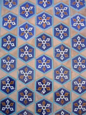 از زمانی که قوام‌الدین شیرازی معمار، بناهای چشمگیر مسجد جامع مشهد و مجموعه‌ی فرهنگی و مذهبی هرات را به پایان برده است، شش قرن می‌گذرد و هر چه این زمان درازتر می‌شود، ارج و بهای هنرآوری‌های او فزونی می‌گیرد.