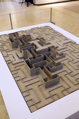 Bridge, 2009<br />
Cardboard and Newspaper<br />
45 x 100 x 135 cm<br />
Courtesy of the artist<br />
